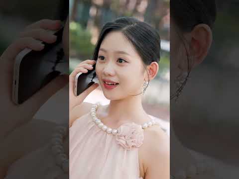 上一世，林知微遭表妹方璇用「願望交換系統」榨乾一切，含恨而終。重生後，她發現方璇許願亦需付出代價，遂將計就計設局，誘導貪婪的方璇許下致命願望！#重生 #大女主 #短剧《重生后，妈妈夺回被偷人生》