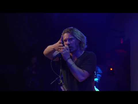 Hanson singing "MMMBop" 24 years later in Summer 2021