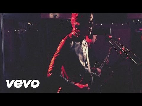 Miles Kane - Darkness in Our Hearts (Live at Sarm Studios)