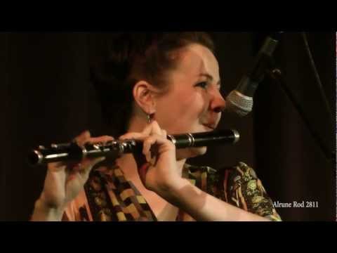 Nuala Kennedy Band - Footsteps/Julian and Iwonas (2012)