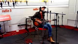 La Lluvia en los Zapatos- Leiva en Como Lo Oyes