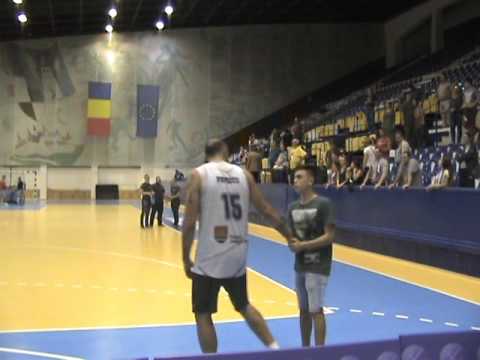 jucatori&suporteri BC Timisoara in Cupa Romaniei dupa meci cu Energia Tg. Jiu