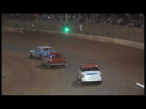 Bundaberg - Nostalgia Sedans - 13 Feb 2021 - Feature Race - Nostalgia Sedans - Revhead Productions