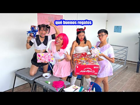 cuando juegas al amigo secreto 🎁