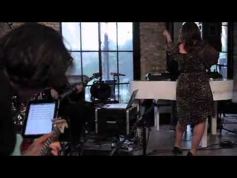 Nurlaila - I would die 4 you @ Live from the Poolhouse