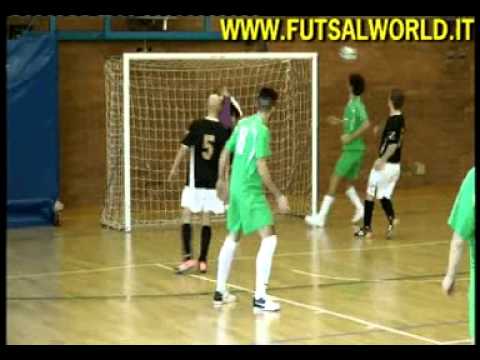 23/12/12 Toniolo  - Futsal Basiano . . . . . . . . Under 21 ........ calcio a 5