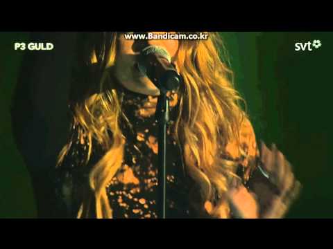 Alina Devecerski - De e dark nu (Live @ P3 Guld 2013)