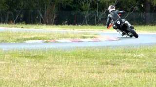 preview picture of video 'circuit usseau aout 2010 450 smr ktm.MOV'