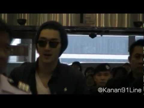 [Fancam] 120202 Siwon  at Suvarnabhumi Airport