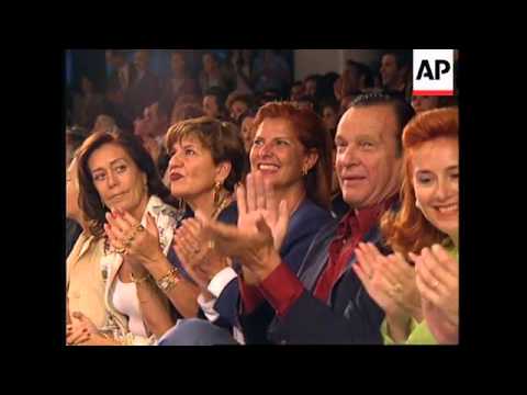 SPAIN: TOP FASHION HOUSES UNVEIL THEIR SPRING AND SUMMER COLLECTIONS