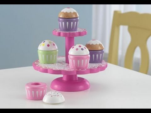 Игровой набор KidKraft Cupcake Stand with Cupcakes (63172)