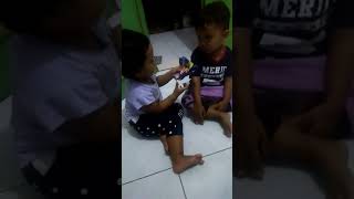 Download lagu Anak kecil berantem adu mulut lucu mp3 Download lagu Anak kecil berantem adu mulut lucu mp3