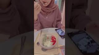 Download lagu Story wa Mentahan halu makan bareng cewe cantik. Buat manasin mantan, prank temen. mp3 Download lagu Story wa Mentahan halu makan bareng cewe cantik. Buat manasin mantan, prank temen. mp3