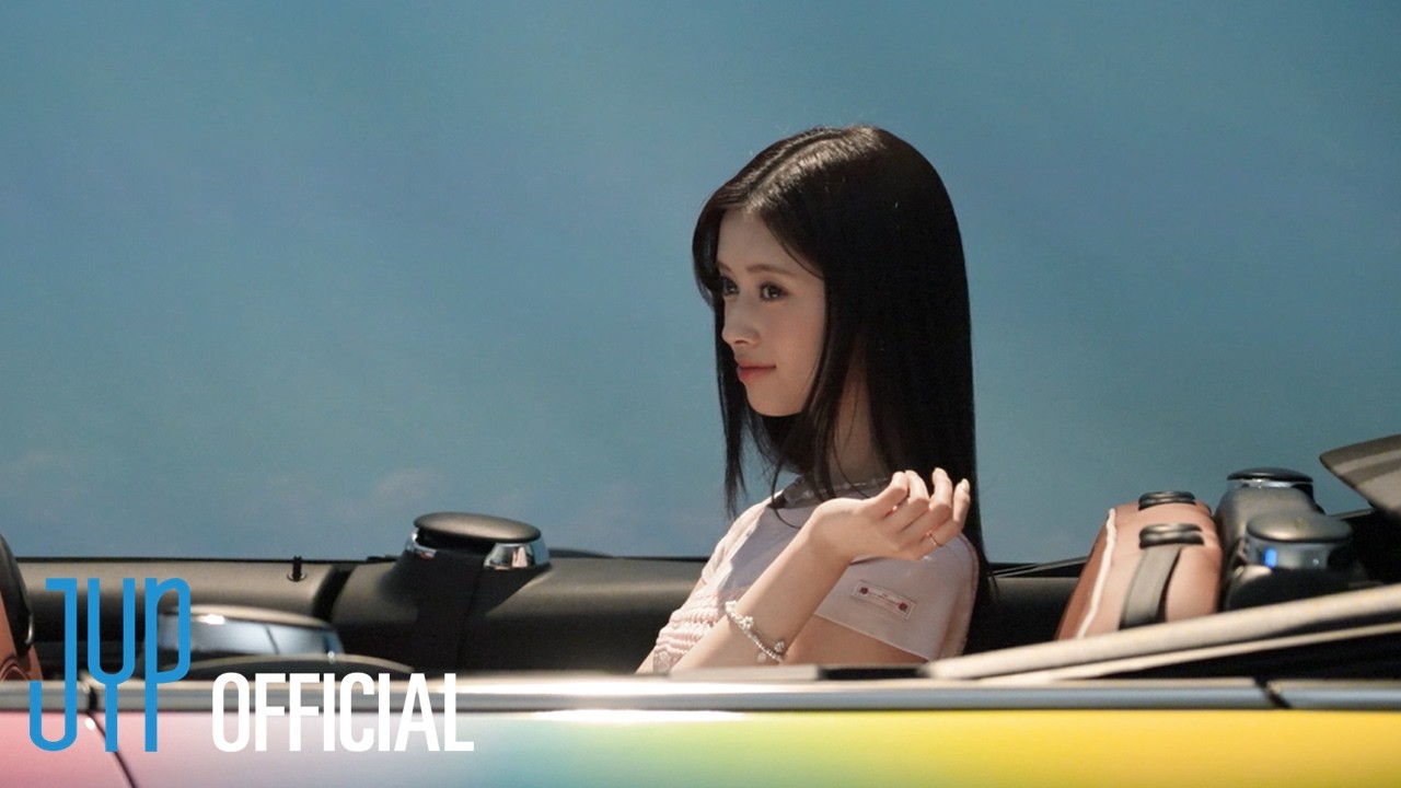 NiziU RIMA Essential CM Behind