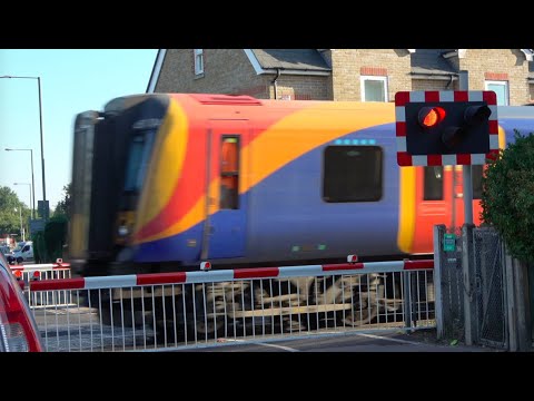 North Sheen Level Crossing
