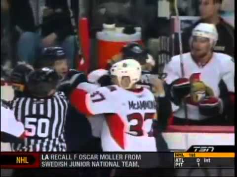 Jarkko Ruutu bites Andrew Peters