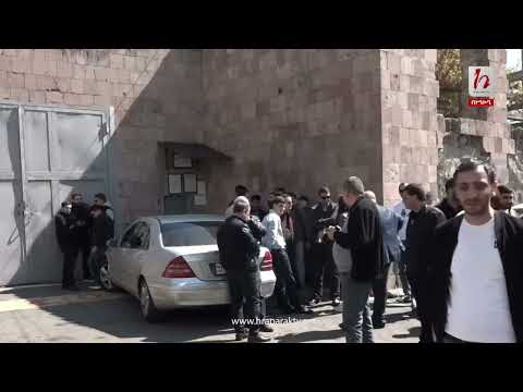 Մհեր Սահակյանը ազատ արձակվեց