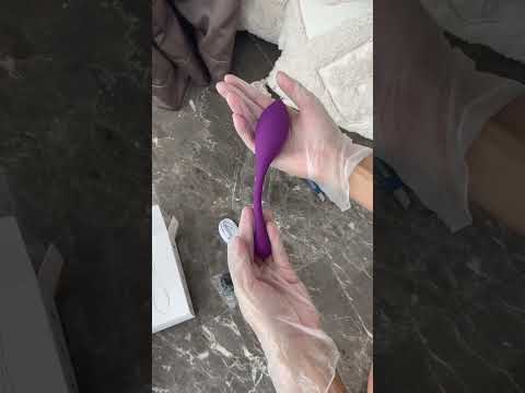 Вибратор силиконовый на аккумуляторе виброяйцо управление смартфоном и пульт, Женский смарт-вибратор - фото 1 - id-p2310184503