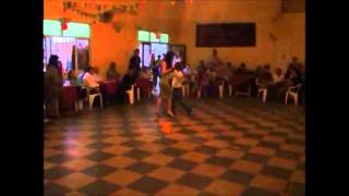 La práctica , espacio de la cultura tanguera. Baila Ramiro Ziliano.wmv