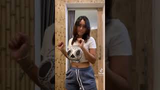 Download lagu Tiktok terbaru jess Amelia joget Bombastic #shorts mp3