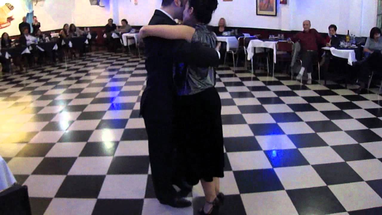 Sin Rumbo - Julio Duplaa presenta a Lola Ruiz y Leo