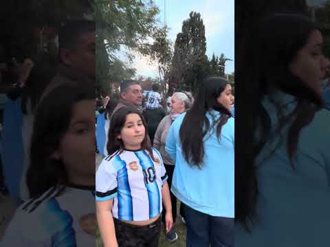 Festejo por el triunfo de Argentina frente a Inglaterra en Pozo del Molle