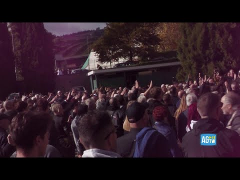 Predappio: Roman salutes at the Mussolini commemoration.