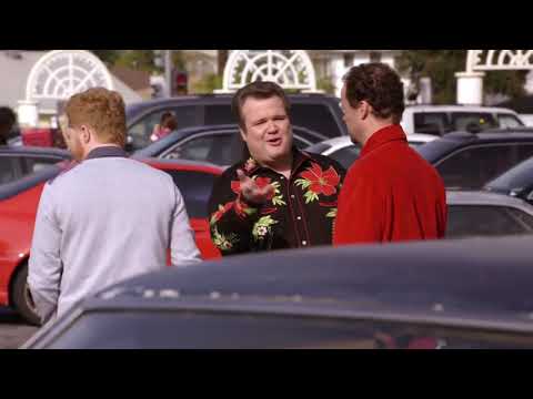 Modern Family 1x10 - Mitch and Cam gets a mall santa fired
