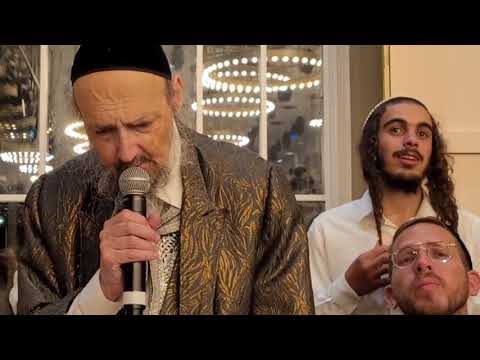 כולם ישבעו ויתענגו מטובך עם מקדשי שביעי - הרב דב קוק בשירה בחתונת נכדתו