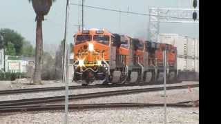 preview picture of video 'Four BNSF freights @ Corcoran [HD]'