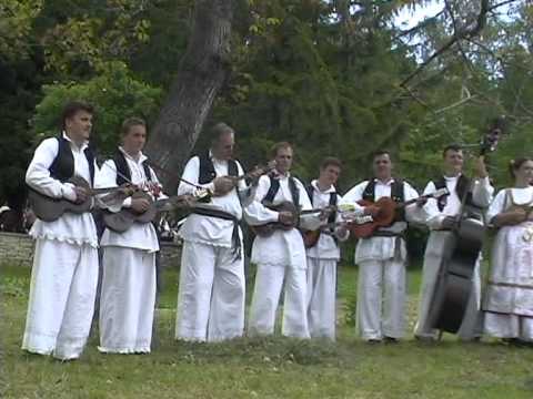 Croatia  KUD Hurvati Anje le moi