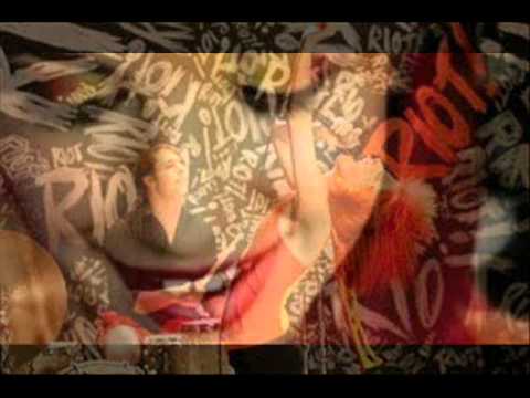 Paramore vs 30 Seconds to Mars "The Fantasy of Misery Business"