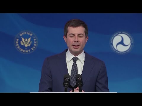 '歷史的目光都在這次任命上，'皮特-布提吉格說。 ('The eyes of history are on this appointment,' Pete Buttigieg says)