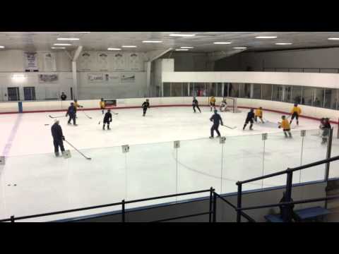 2v1 ympyrässä pienpeli