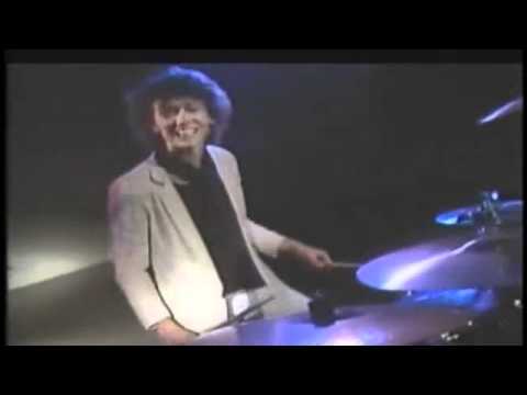 Emiliana Torrini vs George Kranz