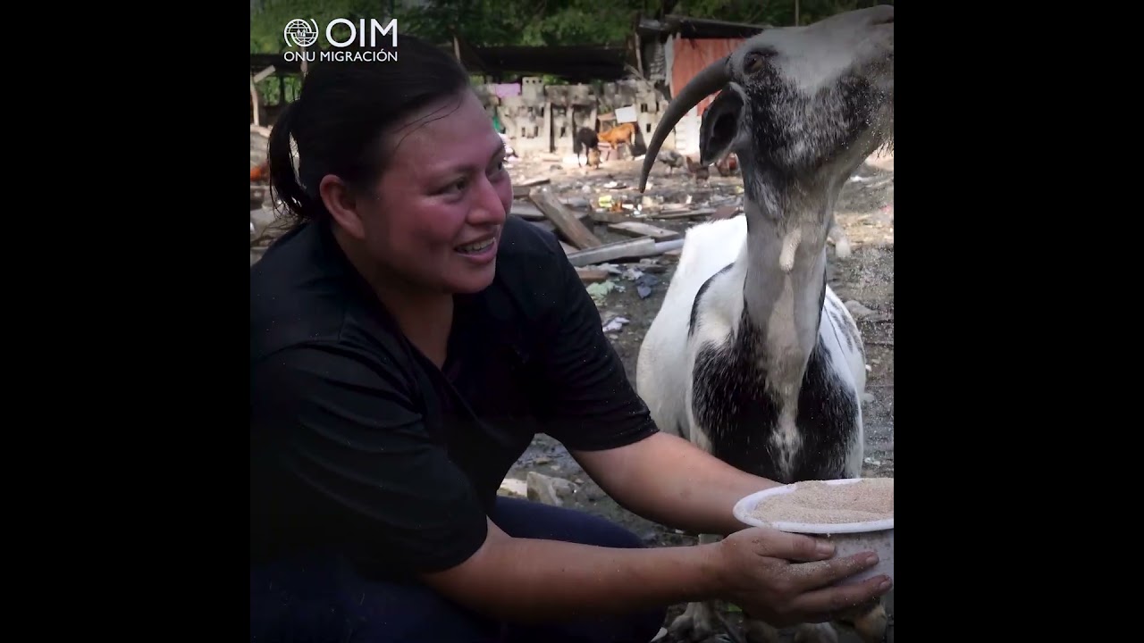 IOM Reporter con mujeres de la comunidad de Tela y La Ceiba