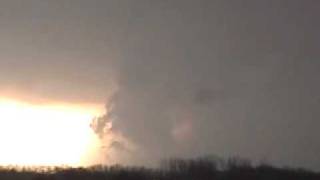 preview picture of video 'Tornado nearly forms in Carroll County, MO'