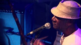 Mestre Lourimbau no Conexão Vivo na Sala do Coro