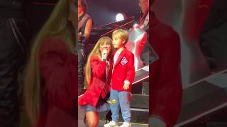Anahi e Dulce Maria com seus filhos na Soy Rebelde Tour em Atlanta. #RBD #Rebelde #SoyRebeldeTour