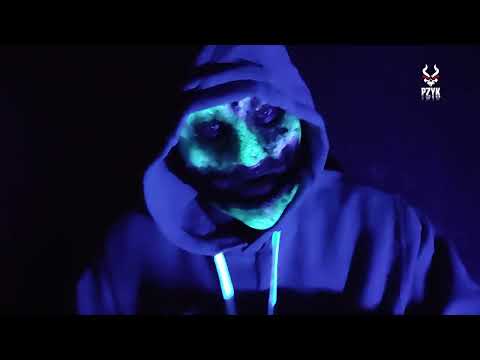 Pzyk - Pzyk dealt im Feindgebiet