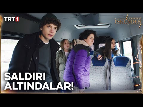 Mavi ay’ın yolunu kestiler! - Tozkoparan İskender Özel Sahneler