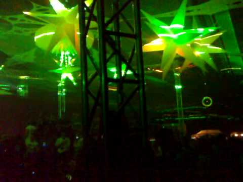 VuuV Festival 2010 - DJ Scotty with lasers on the main stage