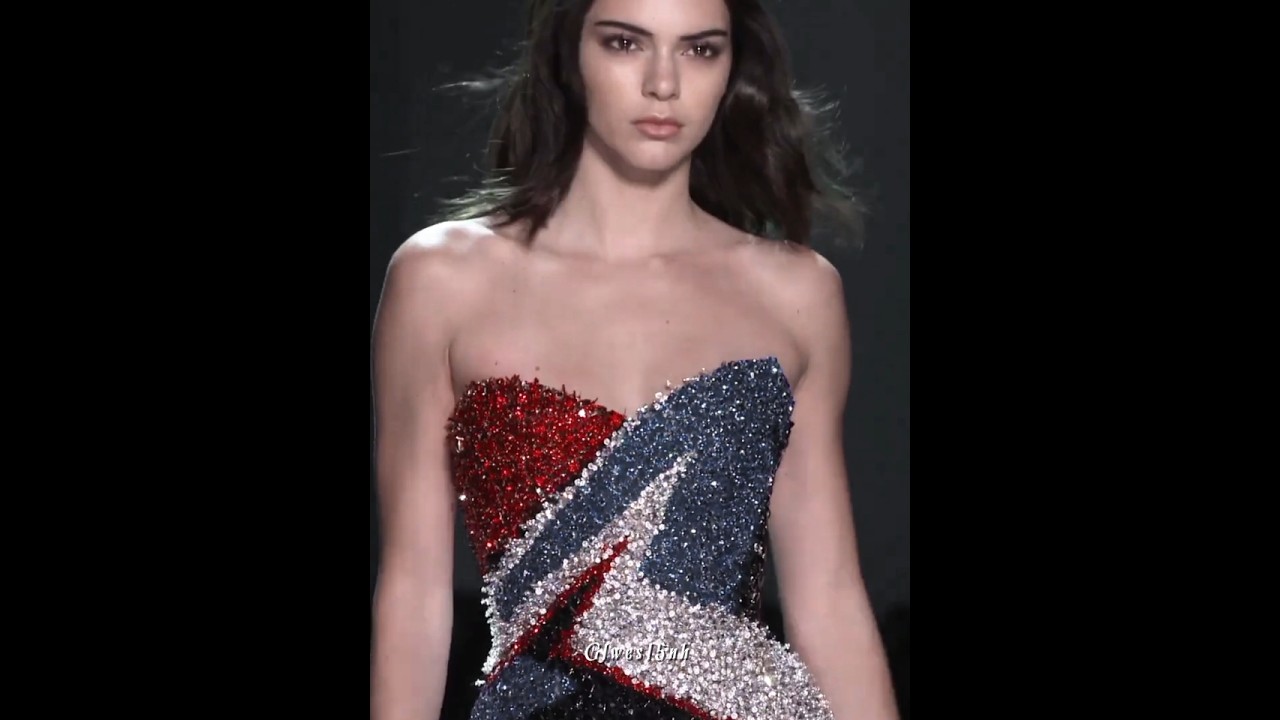 The layers of a supermodel. #supermodel #fashion #shorts #runway