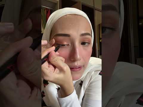 TUTORIAL DAILY MAKEUP ALA ADELIA PASHA