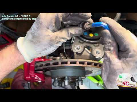 Alfa Romeo 4C VIDEO 6 Remove the engine step by step