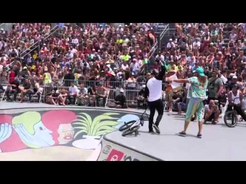 Hanging Foul w Corey Bohan - Huntington Beach BMX Van Doren Invitational - Ep 4817