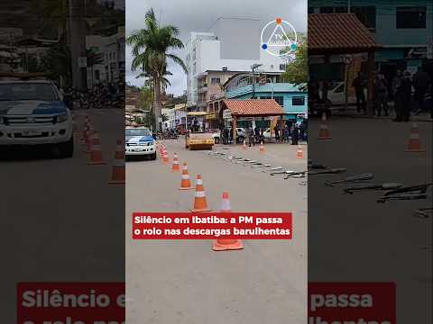Silêncio em Ibatiba: a PM passa o rolo nas descargas barulhentas em praça pública.