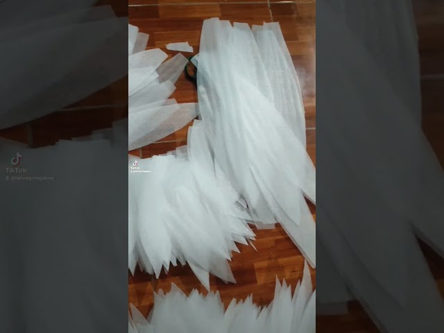 Vídeo relacionado con alas para niños | Accesorios de Disfraz | Alas de apoyos para actuaciones en escenarios, Eventos temáticos, cómics, de Disfraces, sesiones de Fotos, producción de películas