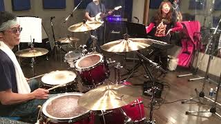 Long Gone to Drive Me Wild (Gillan)