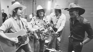 Backstage at Soul2Soul: Tim McGraw and Midland cover Alabama “Dixieland Delight&quot;